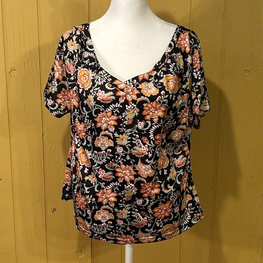 ⭐ 3 for $15 Multi colored floral top